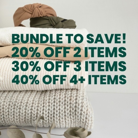 NWT Abercrombie & Fitch Blue Twist Front Peep Crop Top - Picture 2 of 7